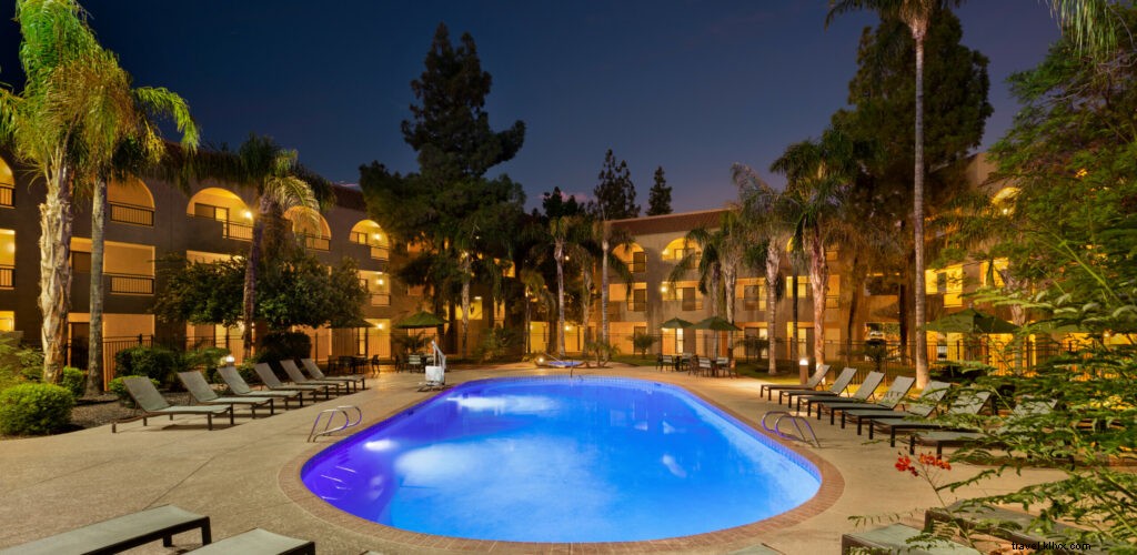 Embassy Suites by Hilton Phoenix Tempe