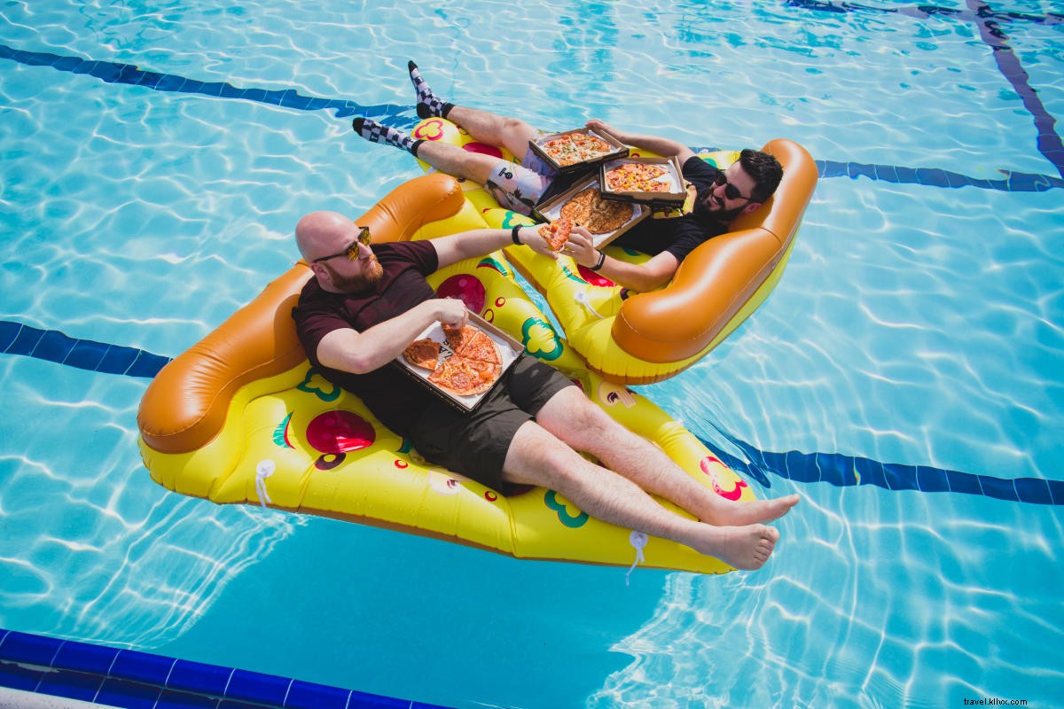 Dégustez la pizza ultra-ail « Stinky Foodbeast » à l hôtel Anaheim