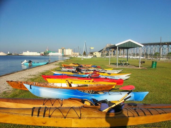 Faire du kayak sur les voies d eau du lac Charles 🛶