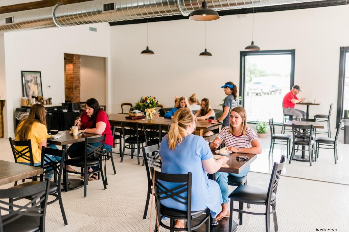 The Village Coffeehouse : le nouveau café du centre‑ville de Sulphur