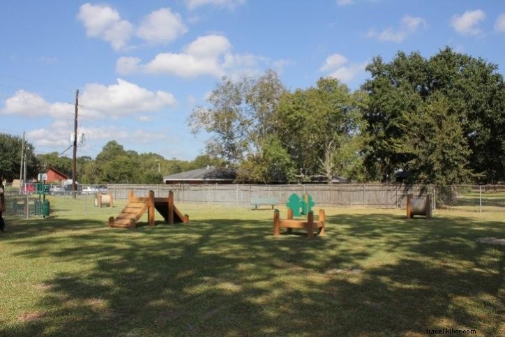 Fideaux Field – Le nouveau parc canin de Sulphur