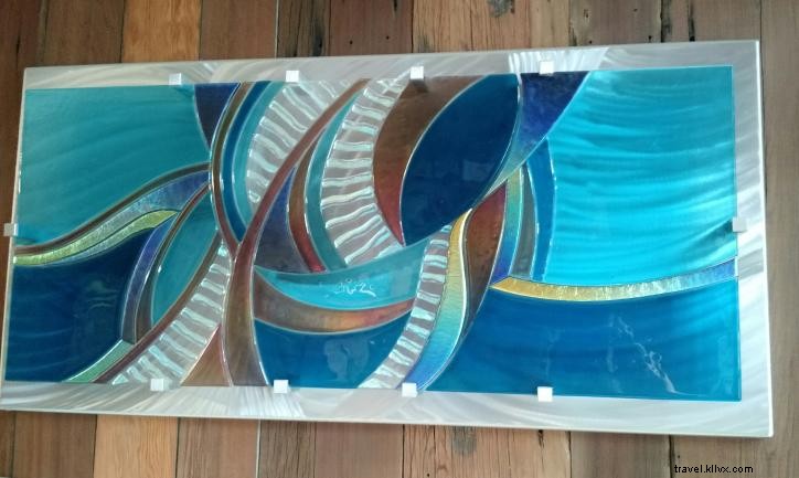Artiste louisianais Frank Thompson crée des décorations murales en verre fusionné