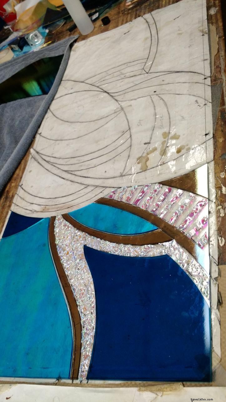 Artiste louisianais Frank Thompson crée des décorations murales en verre fusionné