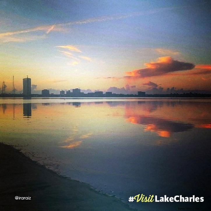 Réflexions au bord du lac : #VisitLakeCharles Photo du mois