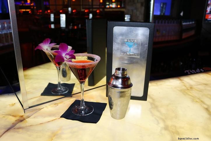 Détendez‑vous au Blue Martini Lounge