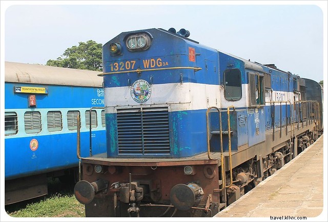 Voyage à bord des trains indiens : une véritable montagne russe