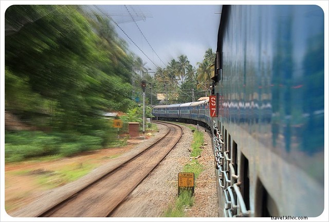 Voyage à bord des trains indiens : une véritable montagne russe