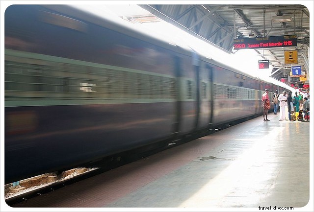 Voyage à bord des trains indiens : une véritable montagne russe