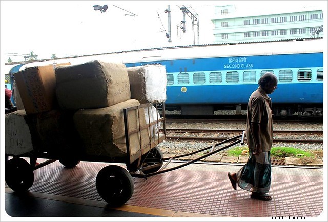Voyage à bord des trains indiens : une véritable montagne russe