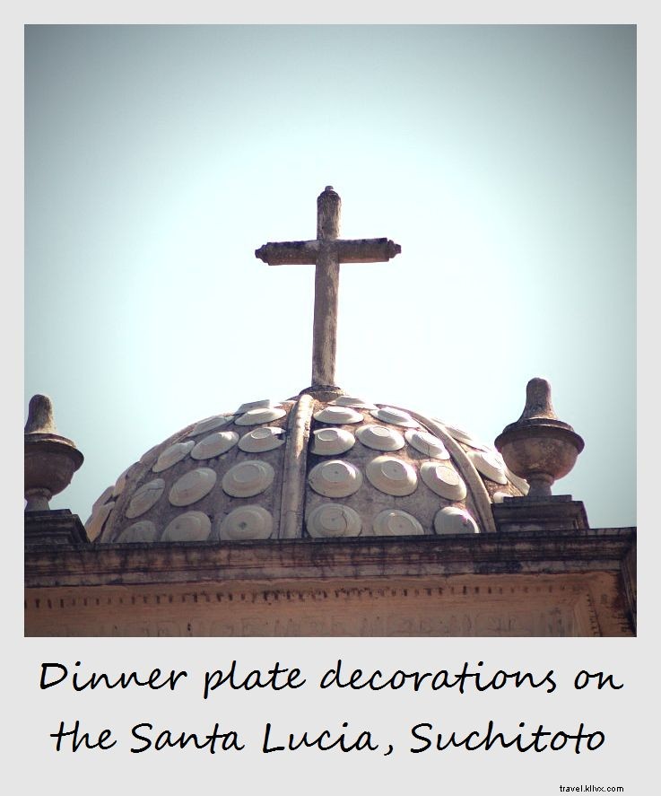 Polaroid de la semaine : les assiettes décoratives du Santa Lucia à Suchitoto