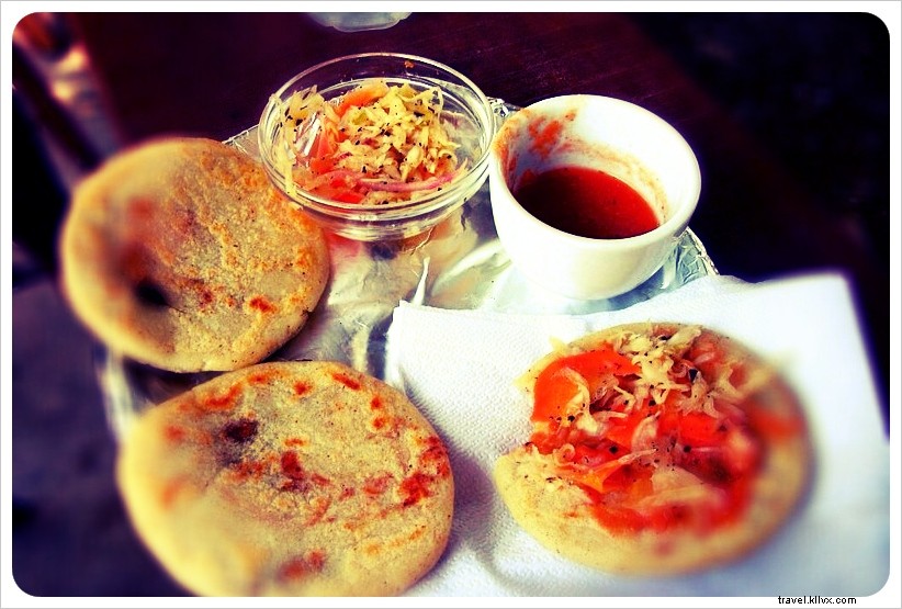 Accros de la street food au Salvador : à la chasse aux pupusas