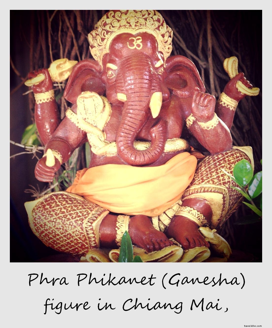 Polaroïd de la semaine : Phra Phikanet (Ganesha) à Chiang Mai, Thaïlande