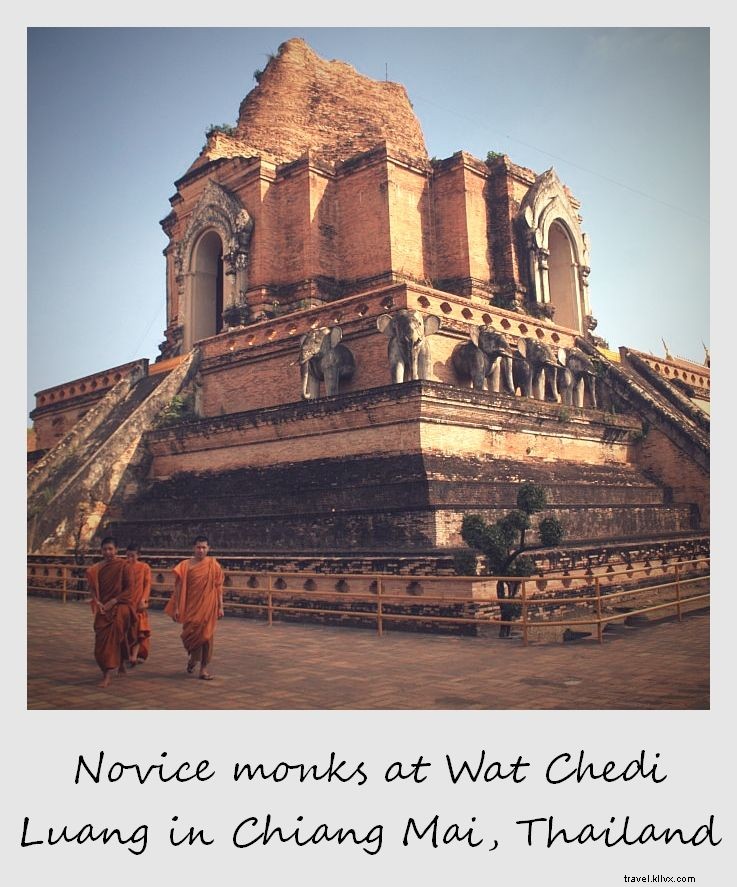 Polaroid de la semaine : Moines novices au Wat Chedi Luang, Chiang Mai, Thaïlande