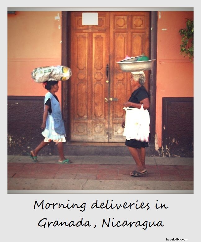 Polaroid de la semaine : livraisons matinales à Granada, Nicaragua