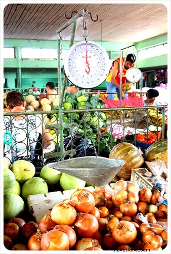 Préparer l Indio Viejo végétarien à León, Nicaragua