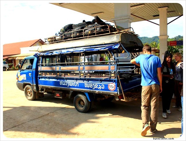 Vomissements, toilettes à la turque et des mandarines à gogo : une journée de transport (pas si) typique au Laos