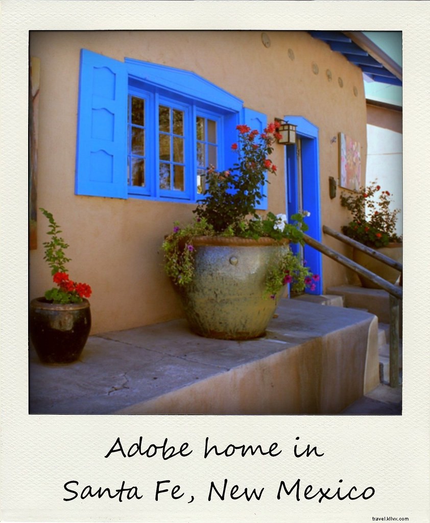 Polaroïd de la semaine : maison en adobe à Santa Fe, Nouveau-Mexique