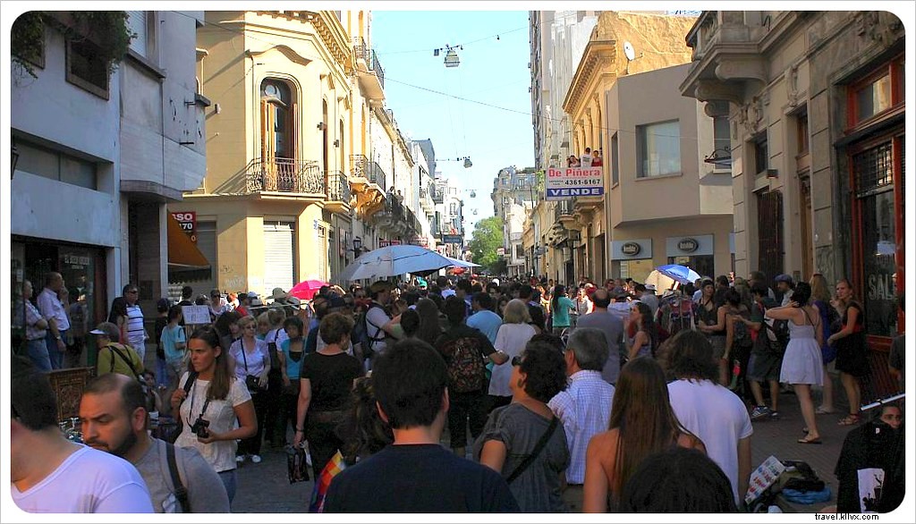 Photos du marché dominical des antiquaires à San Telmo, Buenos Aires