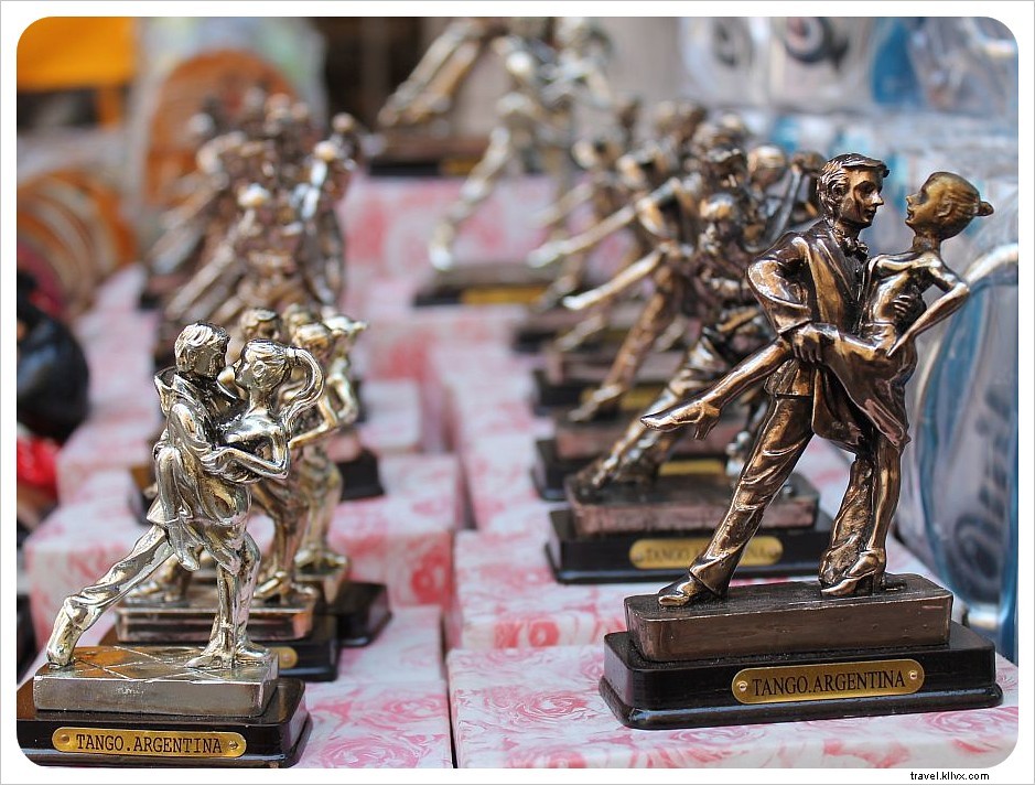 Photos du marché dominical des antiquaires à San Telmo, Buenos Aires