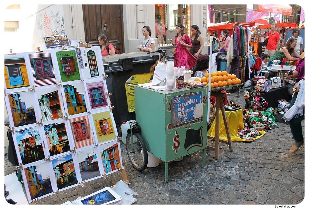 Photos du marché dominical des antiquaires à San Telmo, Buenos Aires