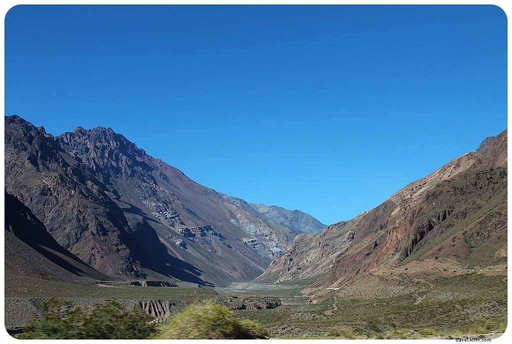 À travers le verre : scènes de route en Argentine
