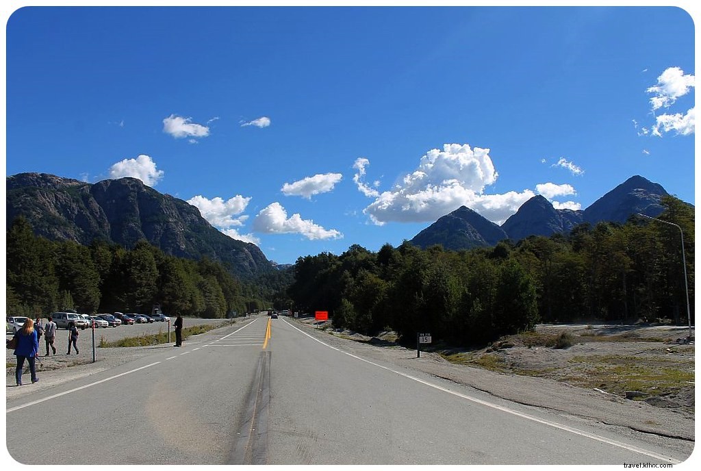 À travers le verre : scènes de route en Argentine