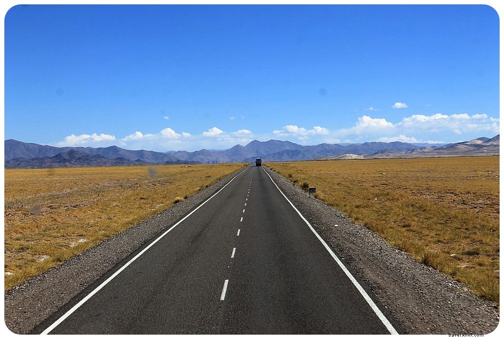 À travers le verre : scènes de route en Argentine