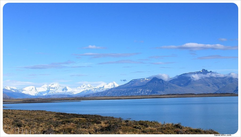À travers le verre : scènes de route en Argentine