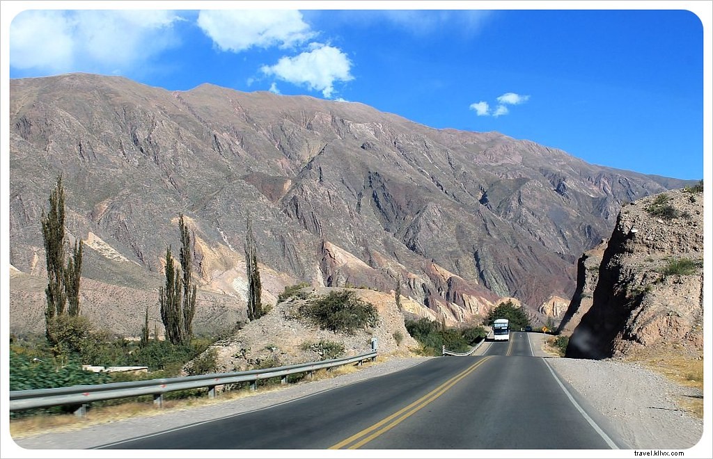 À travers le verre : scènes de route en Argentine