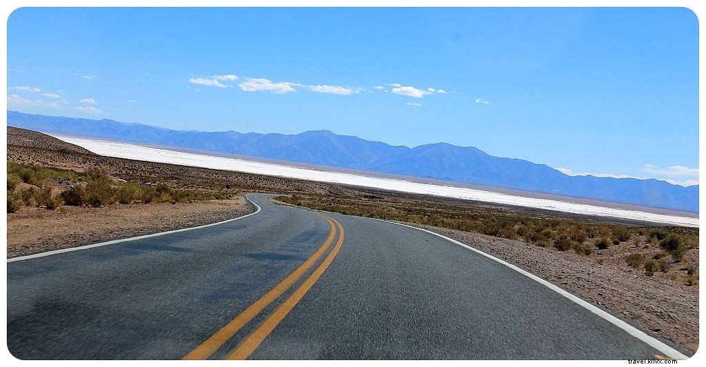 À travers le verre : scènes de route en Argentine