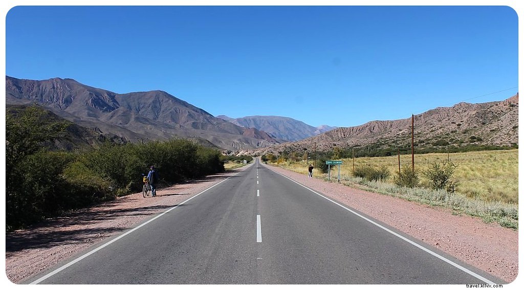 À travers le verre : scènes de route en Argentine