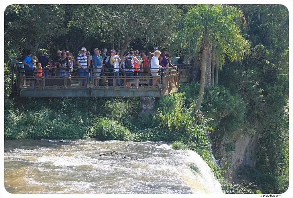 Elle a dit, il a dit : le détour par les chutes d Iguazú