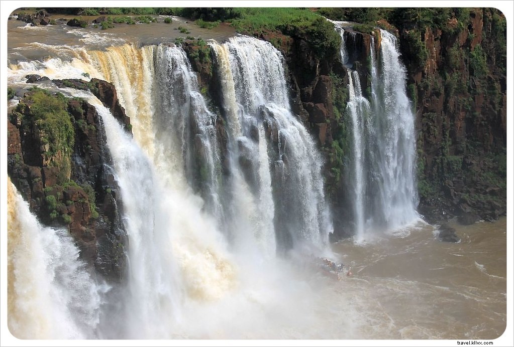 Elle a dit, il a dit : le détour par les chutes d Iguazú