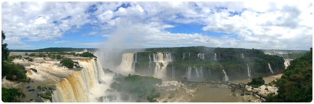Elle a dit, il a dit : le détour par les chutes d Iguazú