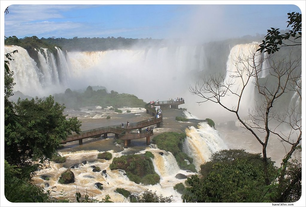 Elle a dit, il a dit : le détour par les chutes d Iguazú