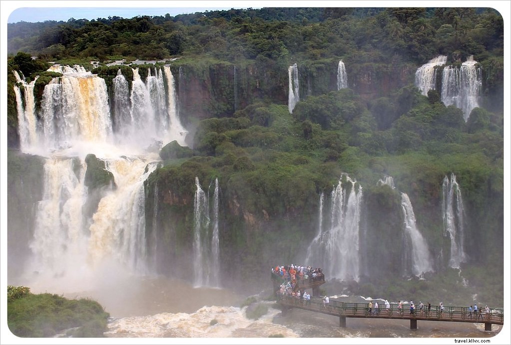 Elle a dit, il a dit : le détour par les chutes d Iguazú