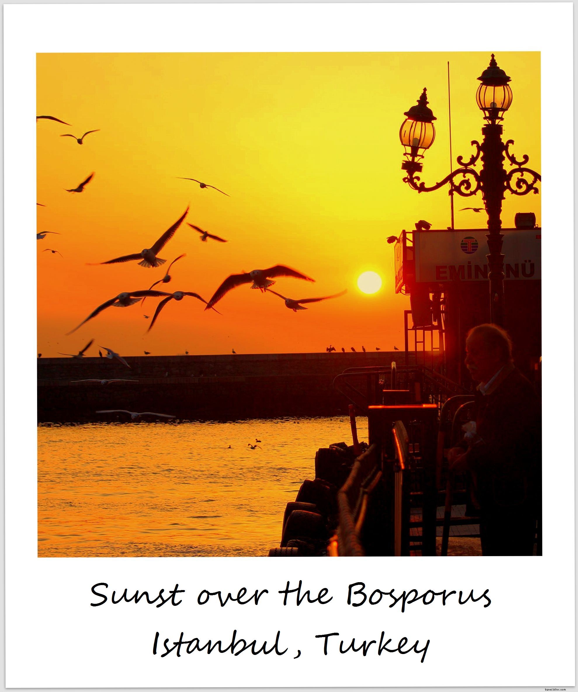 Polaroïd de la semaine : Un splendide coucher de soleil sur le Bosphore à Istanbul, Turquie