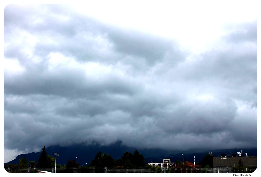 Merci au ciel pour les reflets argentés… la pluie à Pucón, Chili