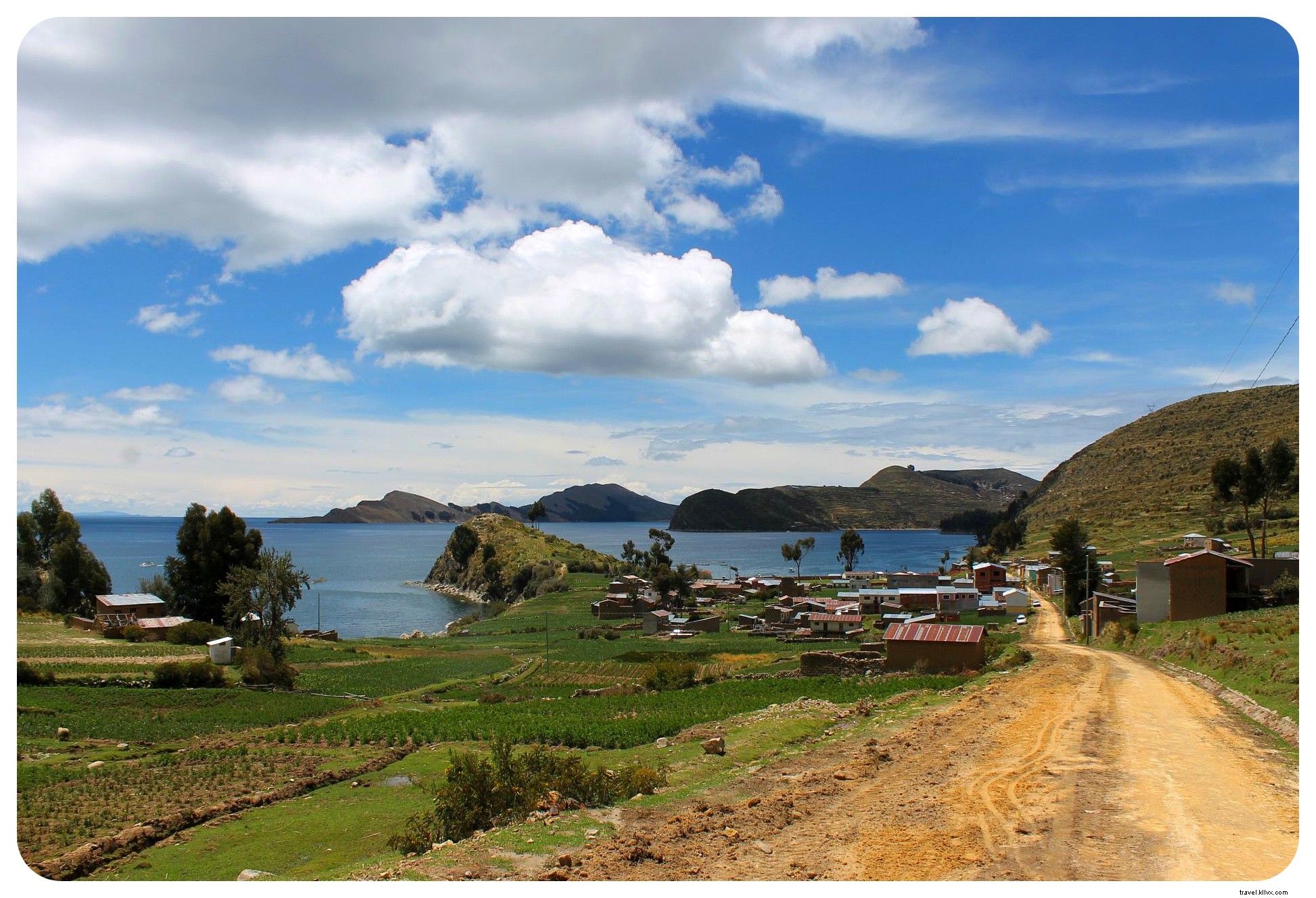 Au bord du lac Titicaca : exploration de la Bolivie rurale lors d une randonnée de 20 km