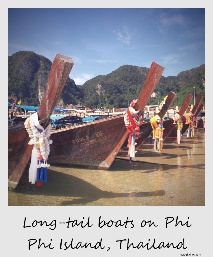 Polaroid de la semaine : bateaux à longue queue à l île de Phi Phi, Thaïlande