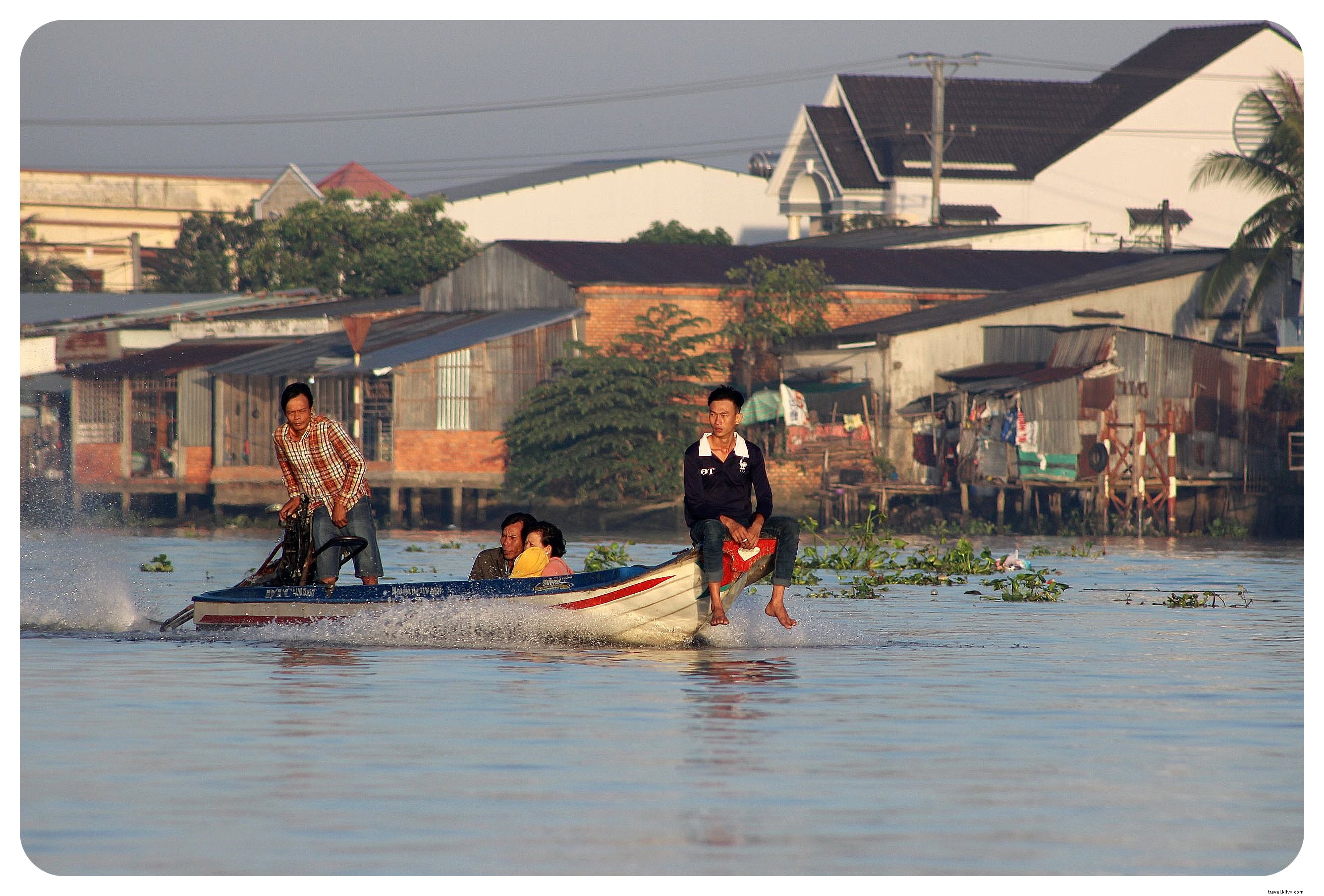 Le delta du Mékong au Vietnam : marchés flottants et quotidien sur le fleuve