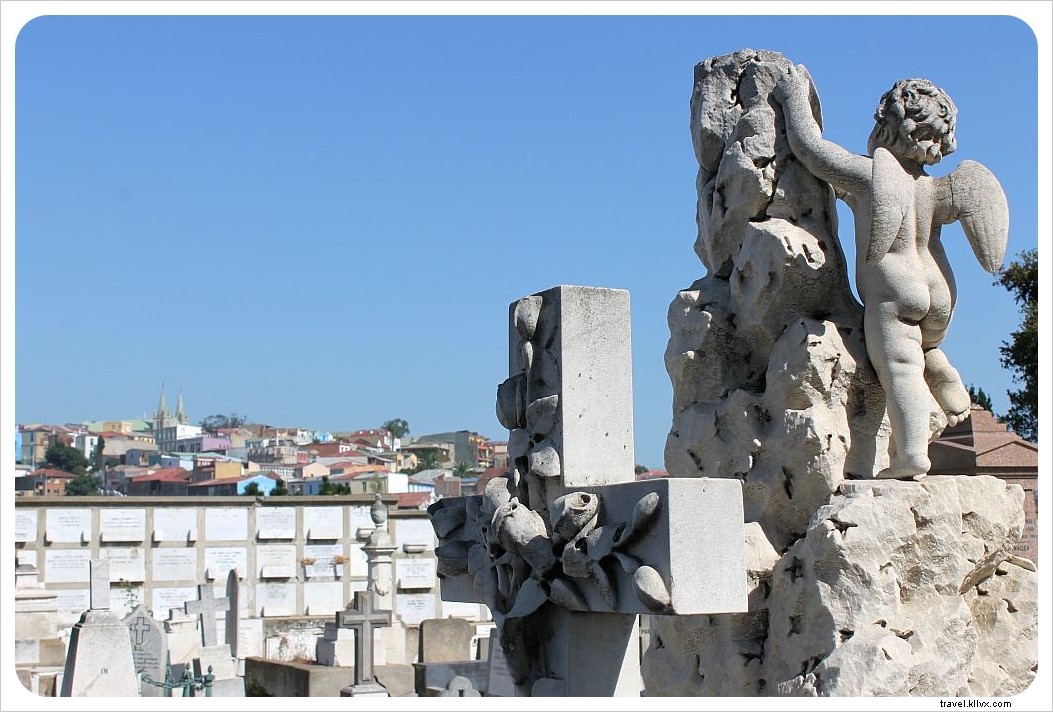 L âme de Valparaíso à travers le Cimetière des Dissidents