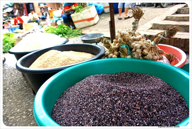 Voyage photographique au cœur des marchés du Laos