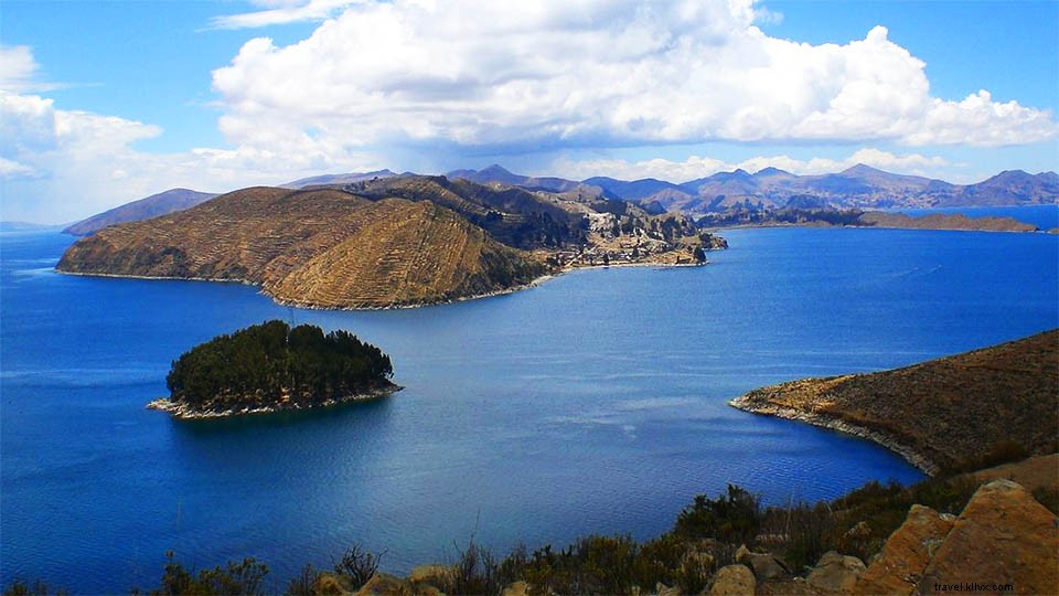 Îles flottantes : guide des attractions touristiques du lac Titicaca