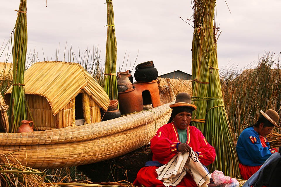 Îles flottantes : guide des attractions touristiques du lac Titicaca