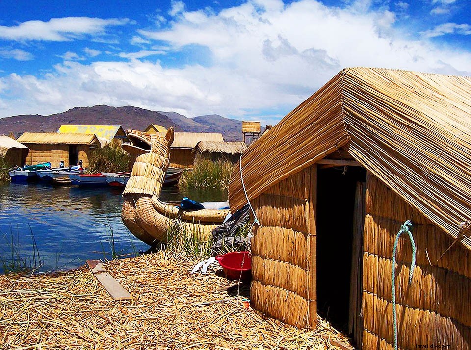 Îles flottantes : guide des attractions touristiques du lac Titicaca