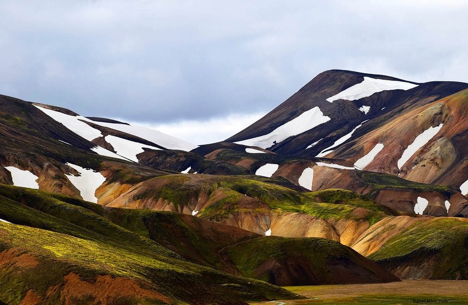 Trek et sentiers dans les montagnes arc‑en‑ciel de Landmannalaugar, Islande