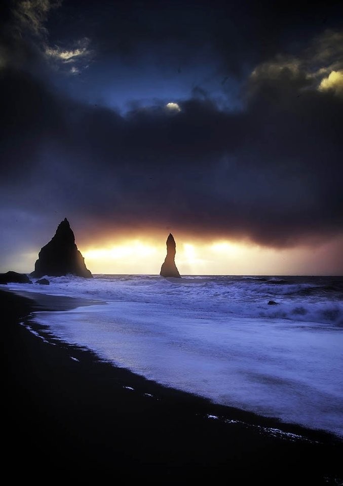Guide complet de la plage de sable noir de Reynisfjara, Islande