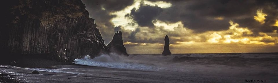 Guide complet de la plage de sable noir de Reynisfjara, Islande