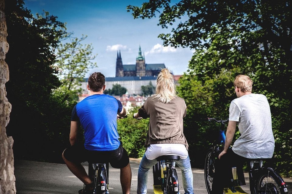 Découvrir Prague en scooter électrique